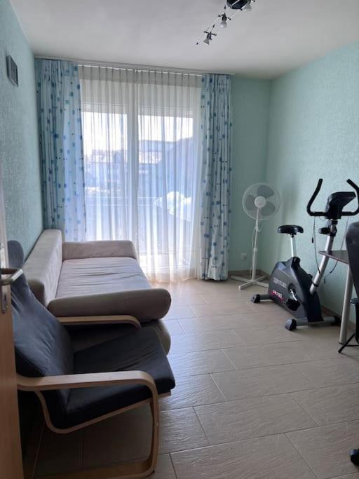 Вилла Beautiful House With Free Parking On Premise Utzenstorf Экстерьер фото